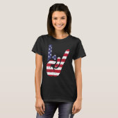 US American Flag and Patriotic Rock Sign of Hand T-Shirt (Vorne ganz)