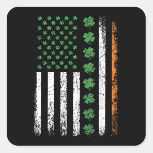US-amerikanische Flagge mit Kleeblättern St. Patri Quadratischer Aufkleber