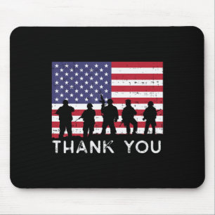 US-amerikanische Flaggensoldaten danken dem Gedenk Mousepad