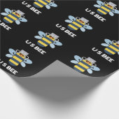US Bees Funny USB Technical Pun Dark BG Geschenkpapier (Ecke)