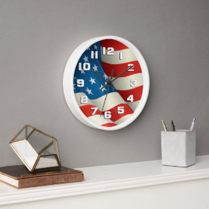 US Flagge unter US-Flagge Uhr