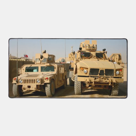 US HMMWV VS MRAP VEHICLES SCHREIBTISCHUNTERLAGE (Vorderseite)