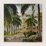 US Jungfrau Islands St. Croix Palm Trees Tropical Puzzle<br><div class="desc">Die US Jungfrau Islands St. Croix Palm Trees Tropical Jigsaw Puzzle hat ein wunderschönes Aquarell-Foto von Eliza James McBean Clock Tower in Frederiksted, St. Croix US Jungfrau Islands. Es ist ein großartiger Ort für Hochzeiten in Urlaubsort und andere Veranstaltungen. Es liegt in der Nähe des Kreuzfahrtschiffhafens der Ann E. Abramson...</div>