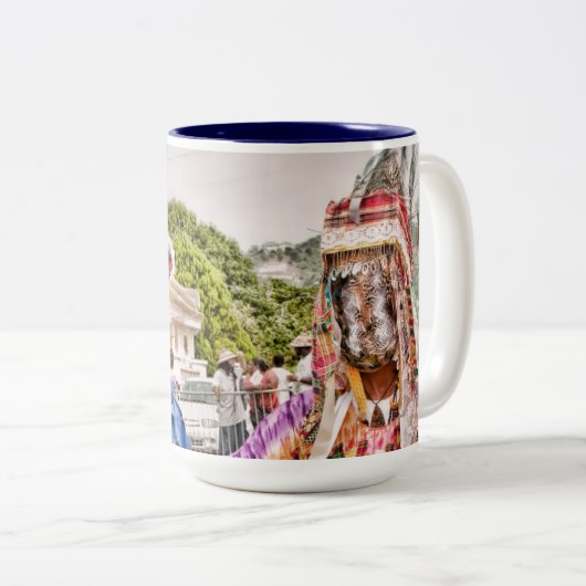 US Jungfrau Islands St. Croix USVI Masqueraders Zweifarbige Tasse (VorderseiteRechts)