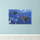 US-Luftwaffe F-22-Vergewaltiger in der Nähe von Gu Leinwanddruck (Insitu (Holzboden))