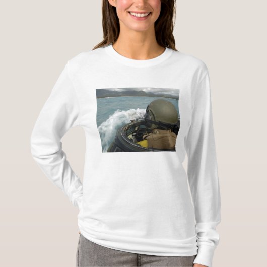 US-Marine fährt ein amphibisches Angriffsfahrzeug T-Shirt (Vorderseite)