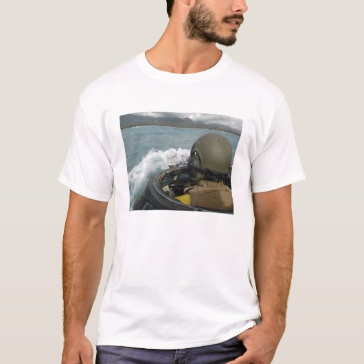 US-Marine fährt ein amphibisches Angriffsfahrzeug T-Shirt (Vorderseite)