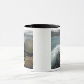 US-Marine fährt ein amphibisches Angriffsfahrzeug Tasse (Zentrum)