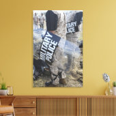 US-Marineinfanteristen und -Matrosen treiben Unruh Leinwanddruck (Insitu (Wohnzimmer))