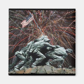 US Marines War Memorial Iwo Jima Fireworks Magnet (Vorne)