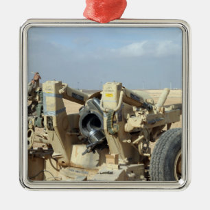 US-Marinesoldaten bereiten vor sich, eine Haubitze Ornament Aus Metall