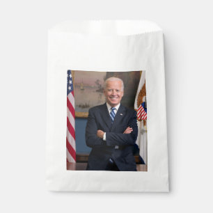 US-Präsident Joe Biden als Senator Geschenktütchen