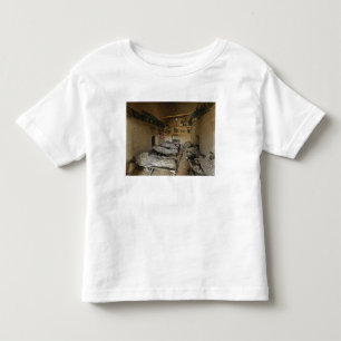 US-Soldaten schlafen in einem verlassenen Kleinkind T-shirt