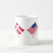 US und Dänemark gekreuzte Flaggen Kaffeetasse (Mittel)