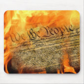 US-Verfassung in Flammen Mousepad (Vorne)