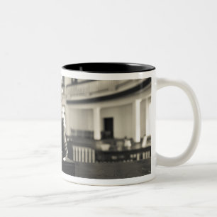 USA, Alabama, Monroeville. Heimat von Schriftstell Zweifarbige Tasse
