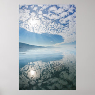 USA, Alaska, Freshwater Bay. Reflektierte Wolken Poster