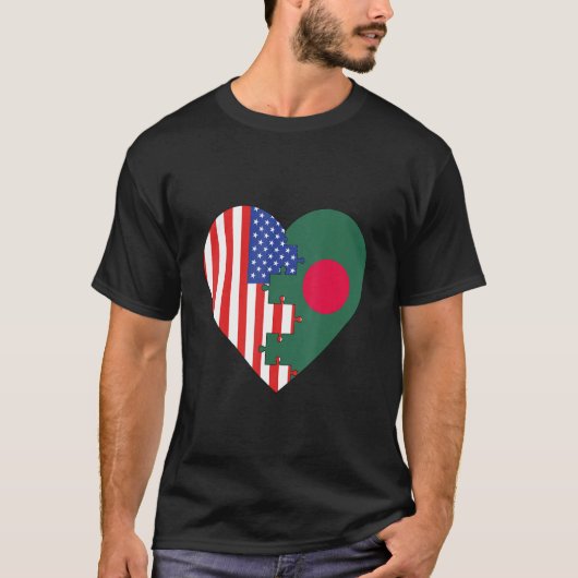 USA and Bangladesh Flags Heart T-Shirt (Vorderseite)