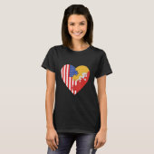 USA and Bhutan Flags Heart T-Shirt (Vorne ganz)