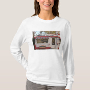 USA, Arizona, Bisbee: Schattiges Dell-Motel, alle T-Shirt