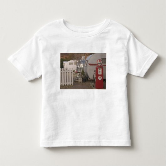 USA, Arizona, Bisbee: Schattiges Dell-Motel, alles Kleinkind T-shirt (Vorderseite)