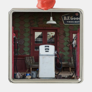 USA, Arizona. Chloride Ghost Town, alte Tankstelle Silbernes Ornament