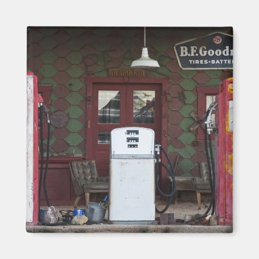 USA, Arizona. Chloride Ghost Town, altes Gas Magnet (Vorne)