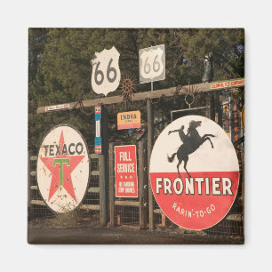 USA, Arizona, Sedona: Antike Werbeschilder Magnet