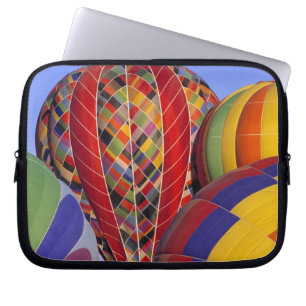 USA, Arizona, Val Vista. Farbige Heißluft Laptopschutzhülle