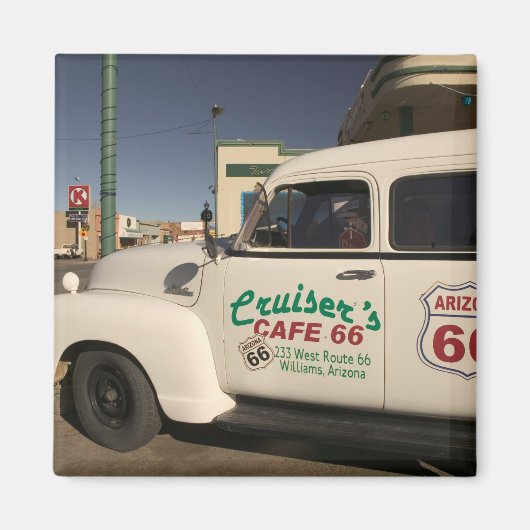 USA, Arizona, Williams: Cruisers Cafe 66 Old Magnet (Vorne)