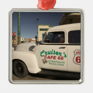 USA, Arizona, Williams: Cruisers Cafe 66 Old Ornament Aus Metall