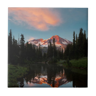 USA, Bundesstaat Washington. Mt. Rainier gespiegel Fliese