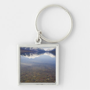 USA, Colorado, Berge reflektierten sich im See Schlüsselanhänger