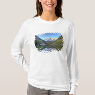USA, Colorado, Maroon Bells-Snowmaß T-Shirt
