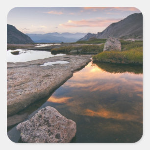 USA, Colorado, Rocky Mountain NP. Sonnenaufgang in Quadratischer Aufkleber