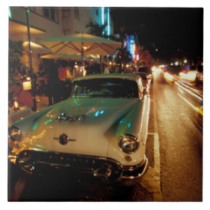 USA, FL, Miami, South Beach bei Nacht. 2 Fliese