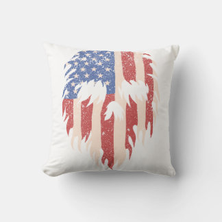 USA Flag Skull Beard | Distressed Patriotic Design Kissen