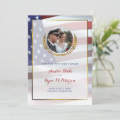 USA-Flagge | Gold Laurel Blätter | Hochzeit Einladung (Stehend Vorderseite)