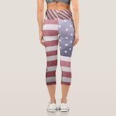 USA-Flagge Red White Blue Geometric Mesh Monogram Capri Leggings (Rückseite)