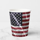 USA Flapping Flag Red, White Stripes, Starry Blue Pappbecher (Vorderseite)