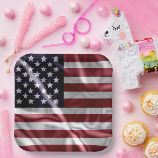 USA Flapping Flag Red, White Stripes, Starry Blue Pappteller (Party)