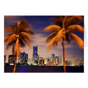 USA, Florida, Miami-Skyline bei Dämmerung