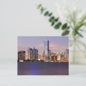 USA, Florida, Miami skyline bei Dämmerung 2 Postkarte (Stehend Vorderseite)