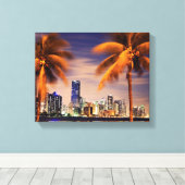 USA, Florida, Miami-Skyline bei Dämmerung Leinwanddruck (Insitu (Holzboden))