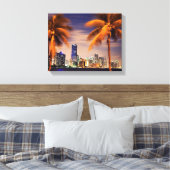USA, Florida, Miami-Skyline bei Dämmerung Leinwanddruck (Insitu (Schlafzimmer))