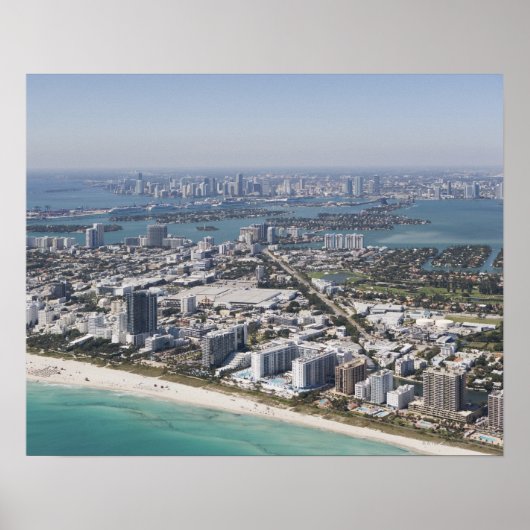 USA, Florida, Miami, Stadtbild mit Strand 3 Poster (Vorne)