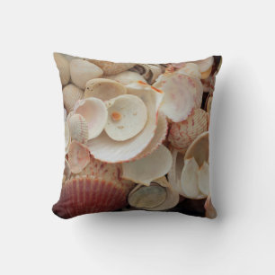 USA, Florida. Nahe Aufnahme von Muscheln in Santa  Kissen