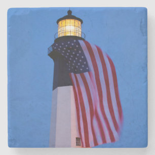 USA, Georgia, Tybee Island, Flagge weht 2 Steinuntersetzer