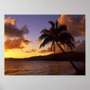 USA, Hawaii, Kauai, farbenfroher Sonnenaufgang in Poster