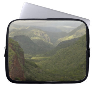 USA, Hawaii, Kauai, Panoramablick auf den Canyon. Laptopschutzhülle